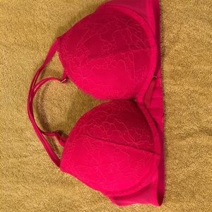 Victoria’s Secret PINK push up bra